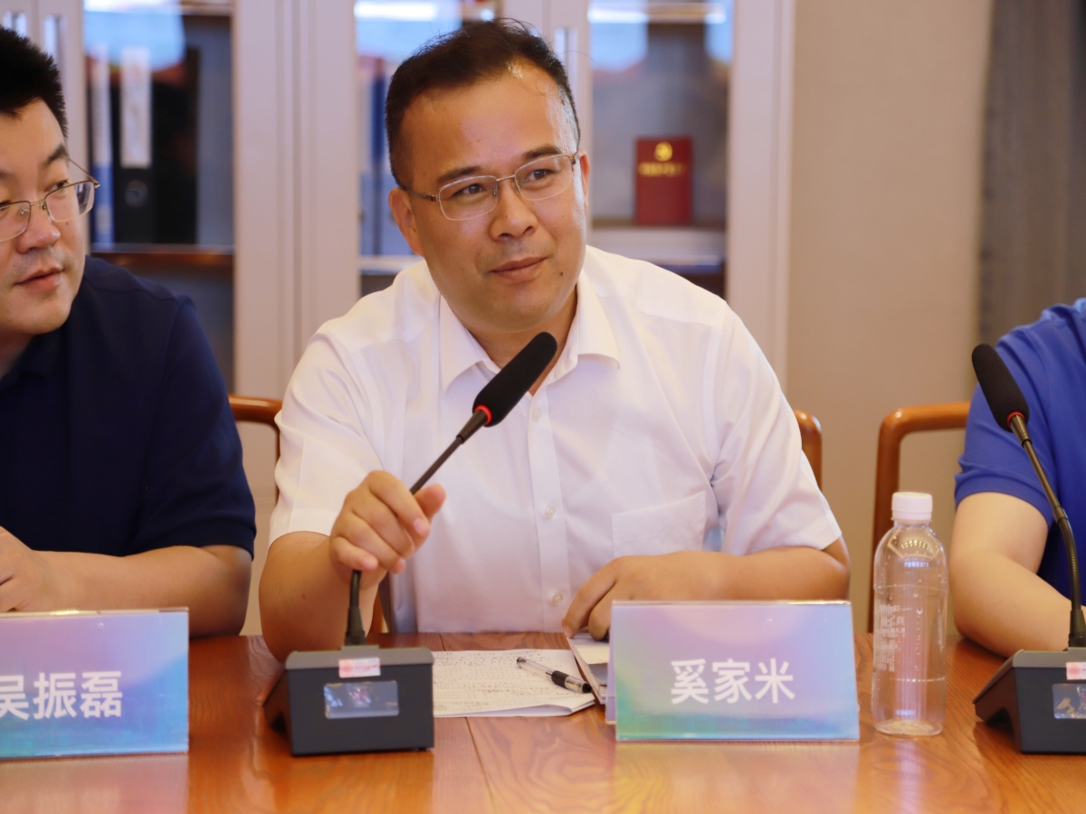 6.西北大学党委常委、副校长奚家米.jpg